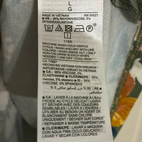 Old Navy - FLORAL SHIFT, RAYON DRESS - Picture 9 of 9